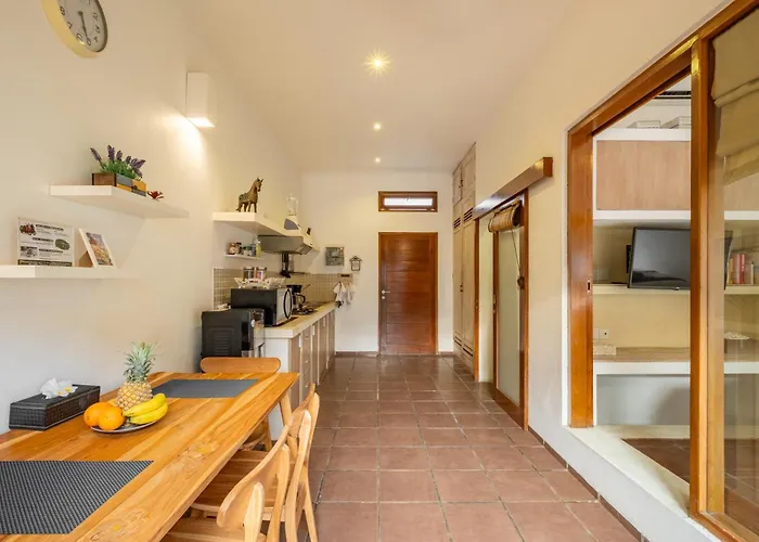Cozy 2 Bedroom In With Private Pool Семиньяк